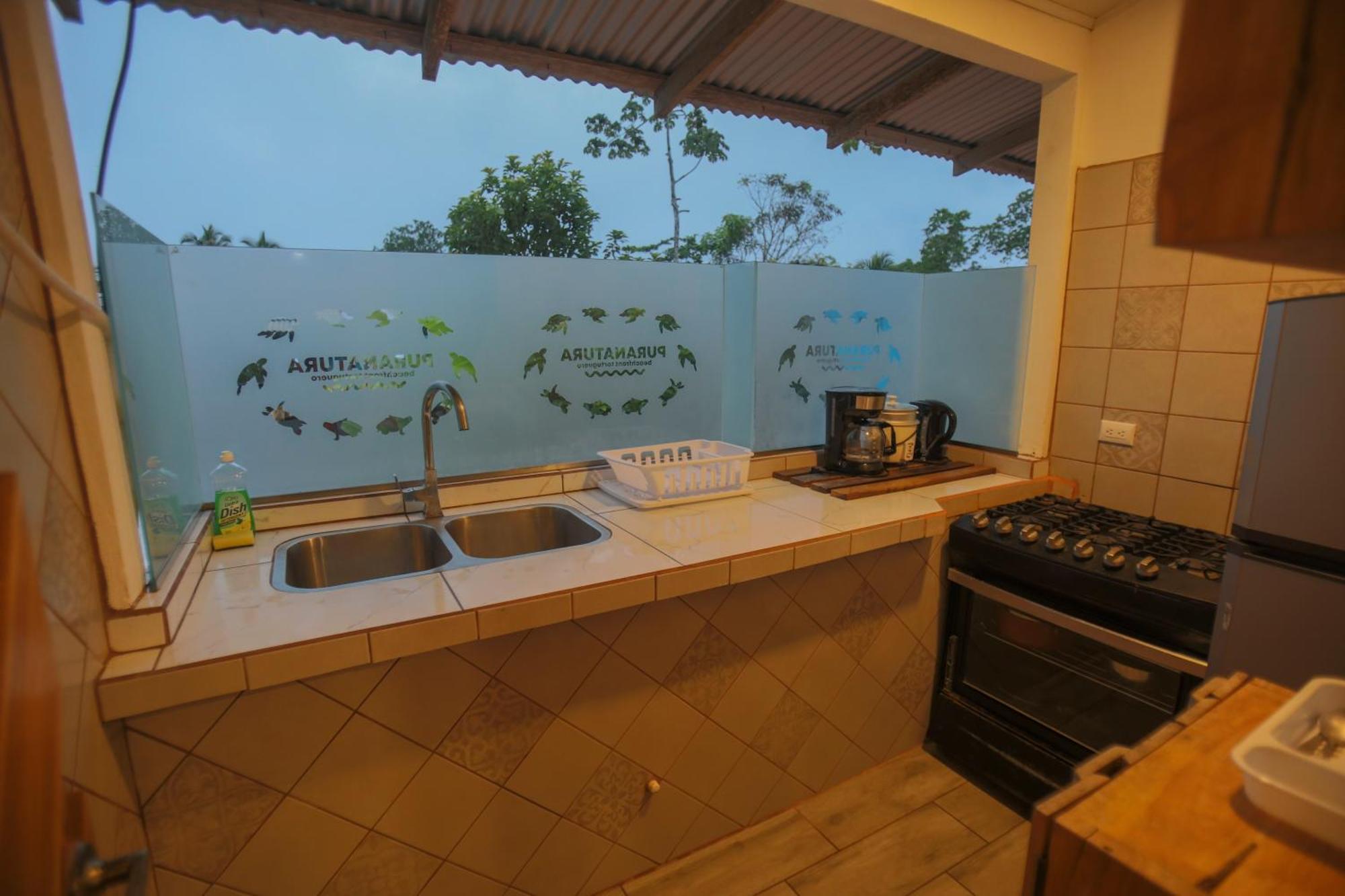Hotel Pura Natura Beachfront Tortuguero Eksteriør bilde